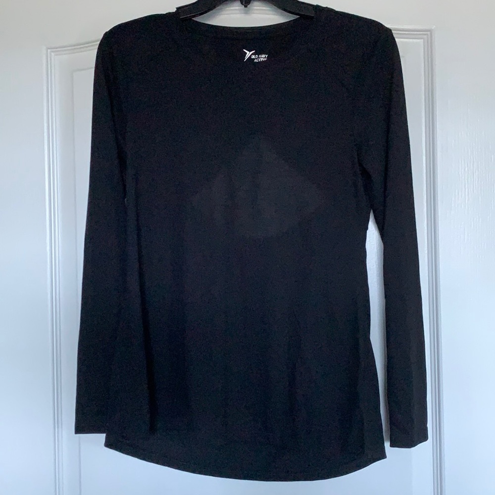 Black long sleeve active shirt